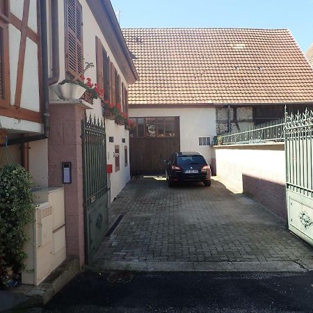 Les gîtes de la Tour, appartement La Plaine Saint-Hippolyte  Extérieur photo
